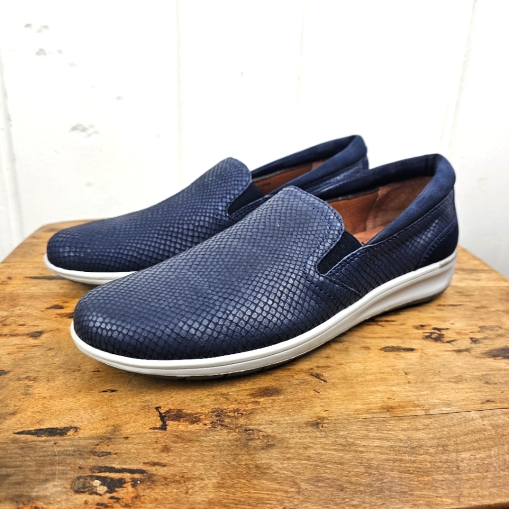 Walking Cradles Navy Blue "Snake Skin" Leather Slip On Loafers Women's 8N
